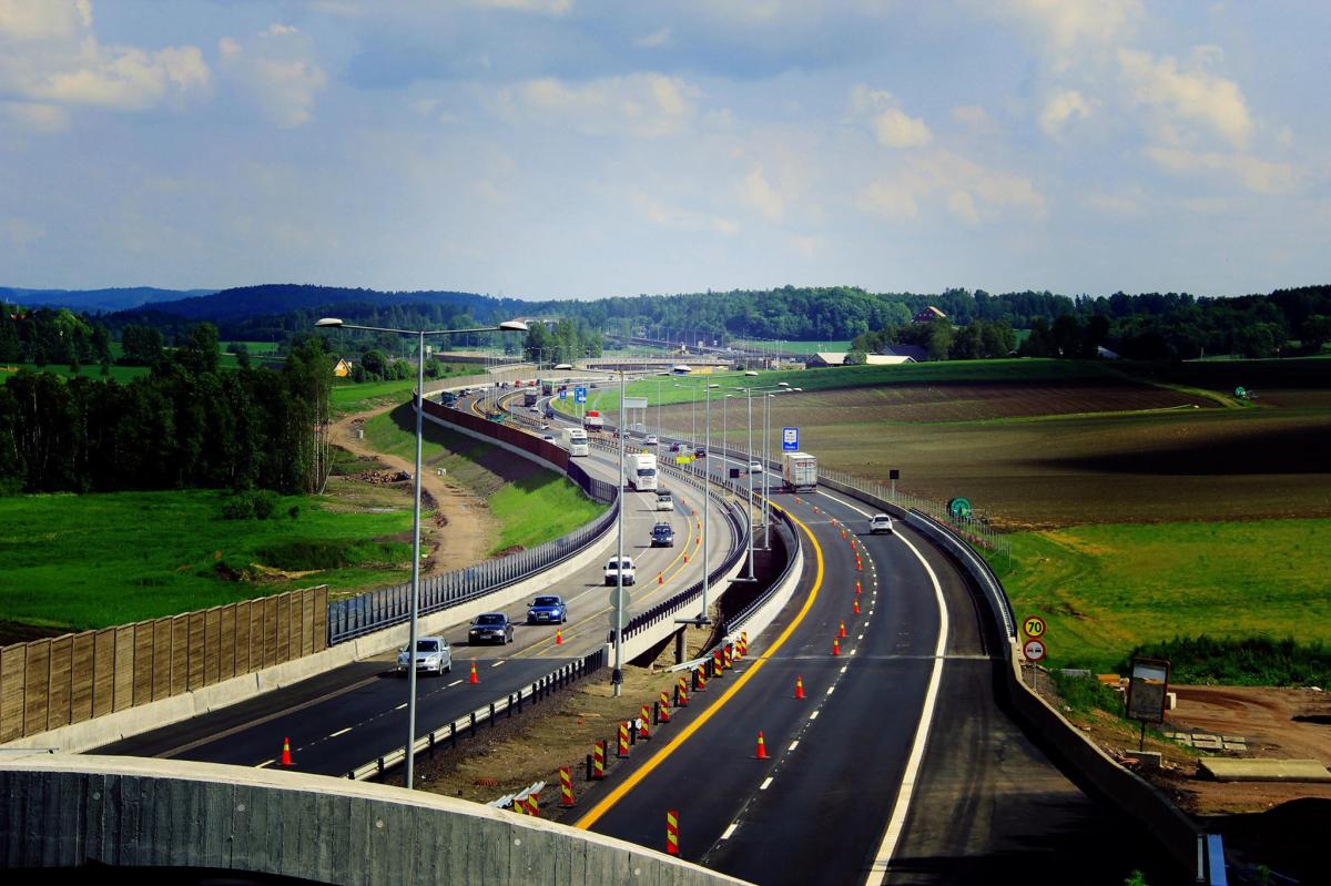 Økte midler til døgnhvileplasser og veg