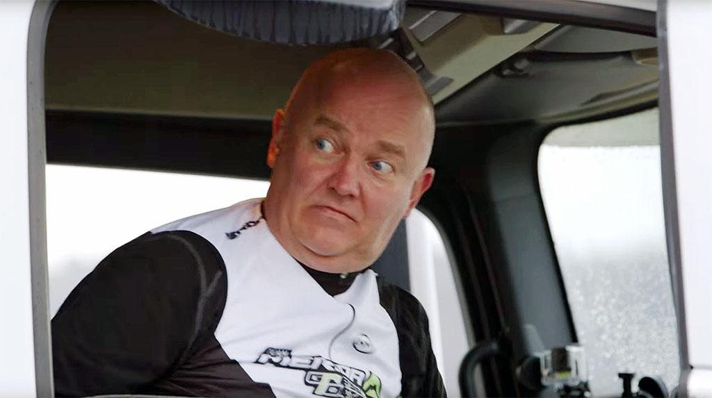 Skvetter når han sjekker blindsona