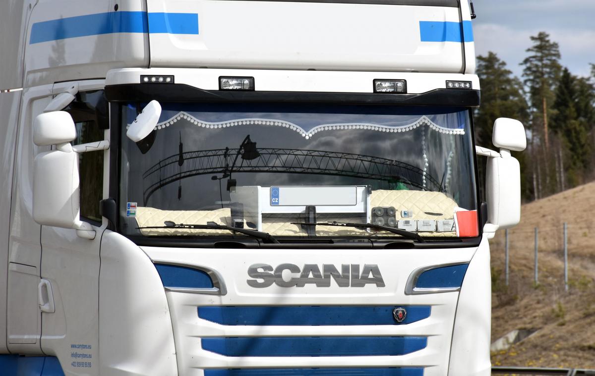 Reagerer på juggel i frontruta