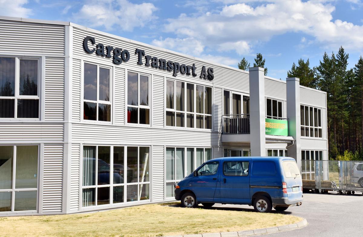 April: Innrømmet å ha brutt påseplikten. Juli: Bruker fortsatt Kreiss