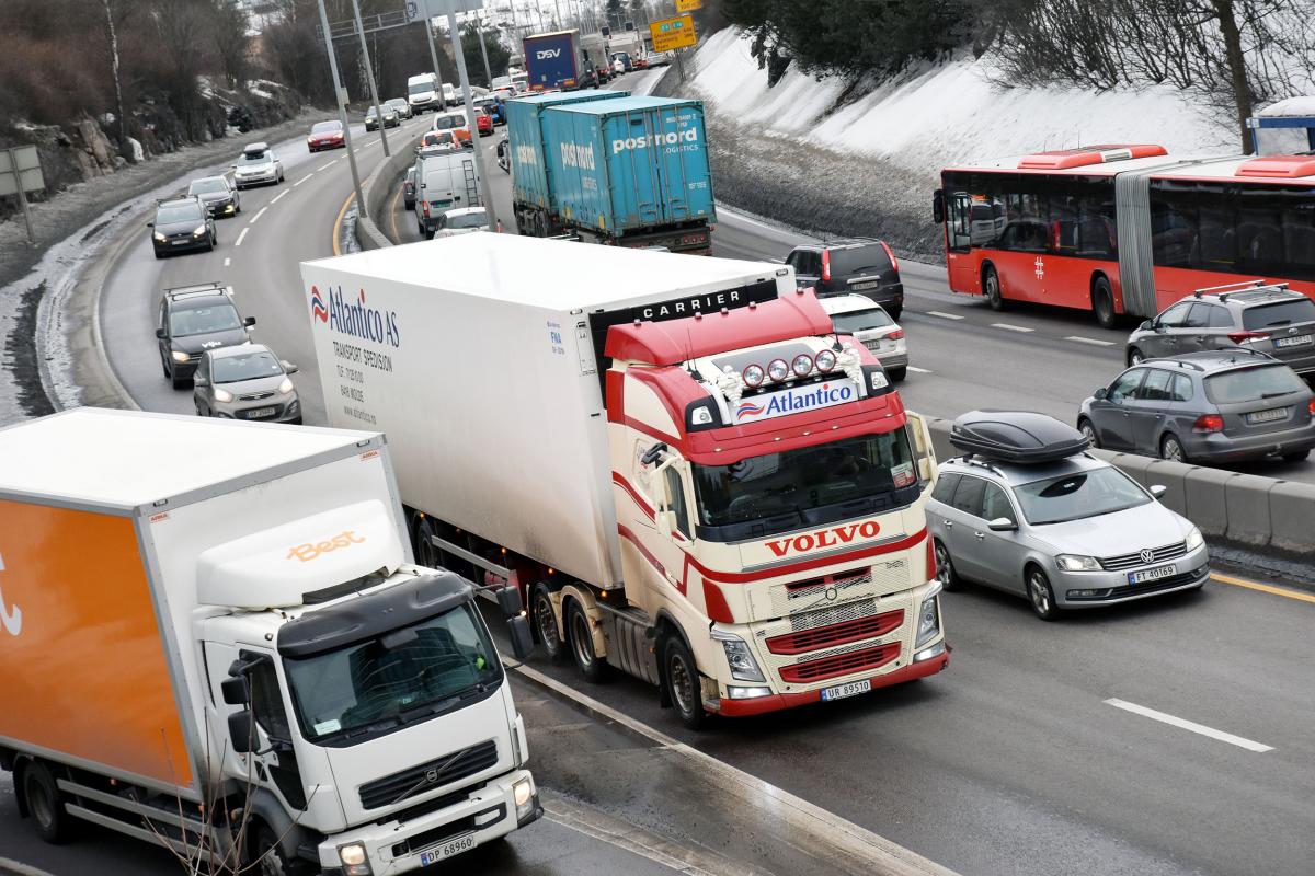 Lytter til næringen, innfører «dansk» modell