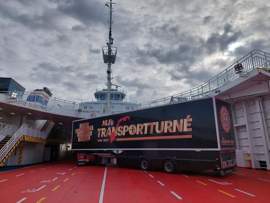 "Har lastebilen satt seg fast i ferga?"