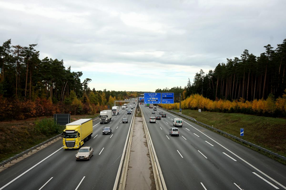 Kjører du på utlandet? Da kan du slippe å betale moms på drivstoff