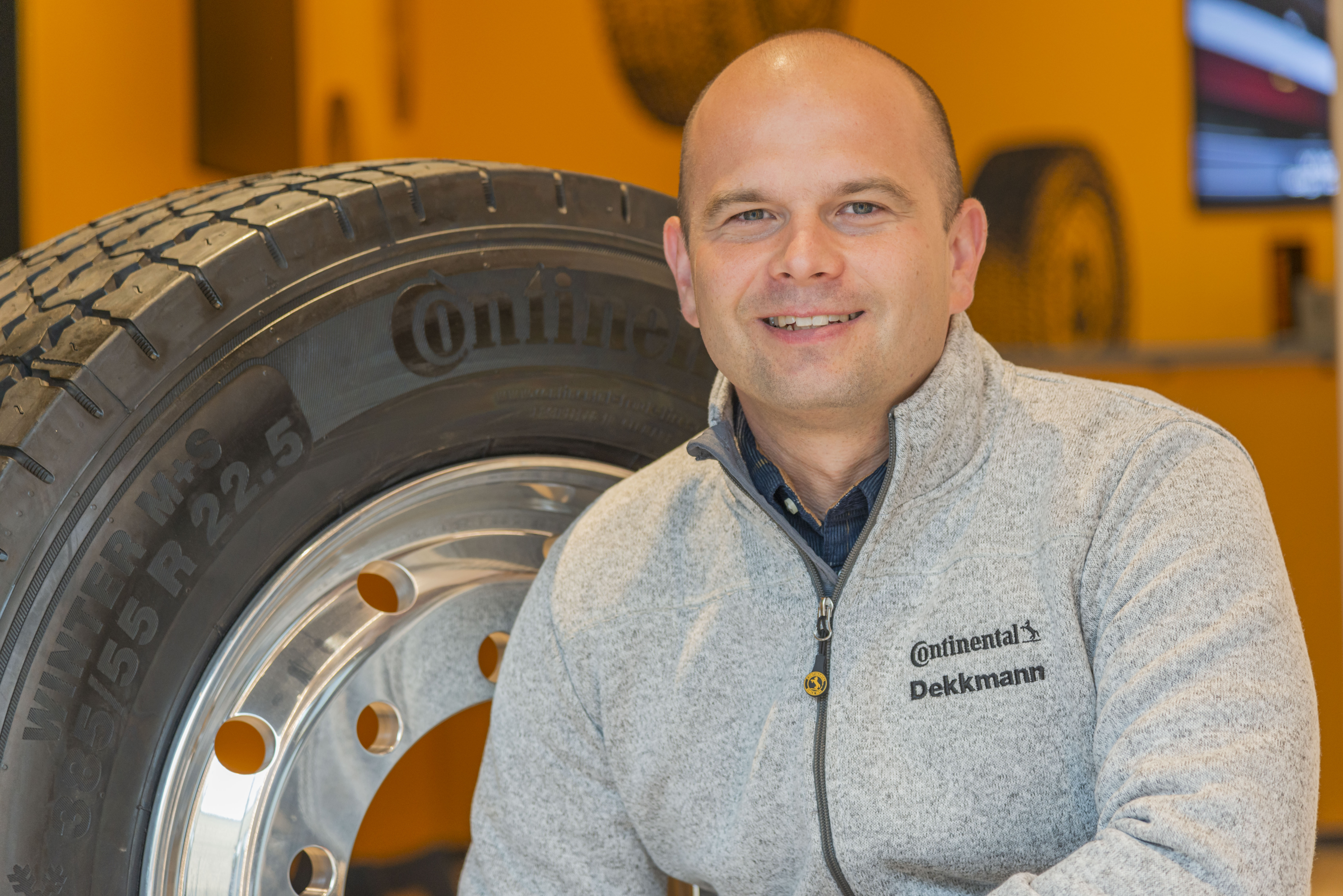 – Lagrene er fulle av lastebildekk 