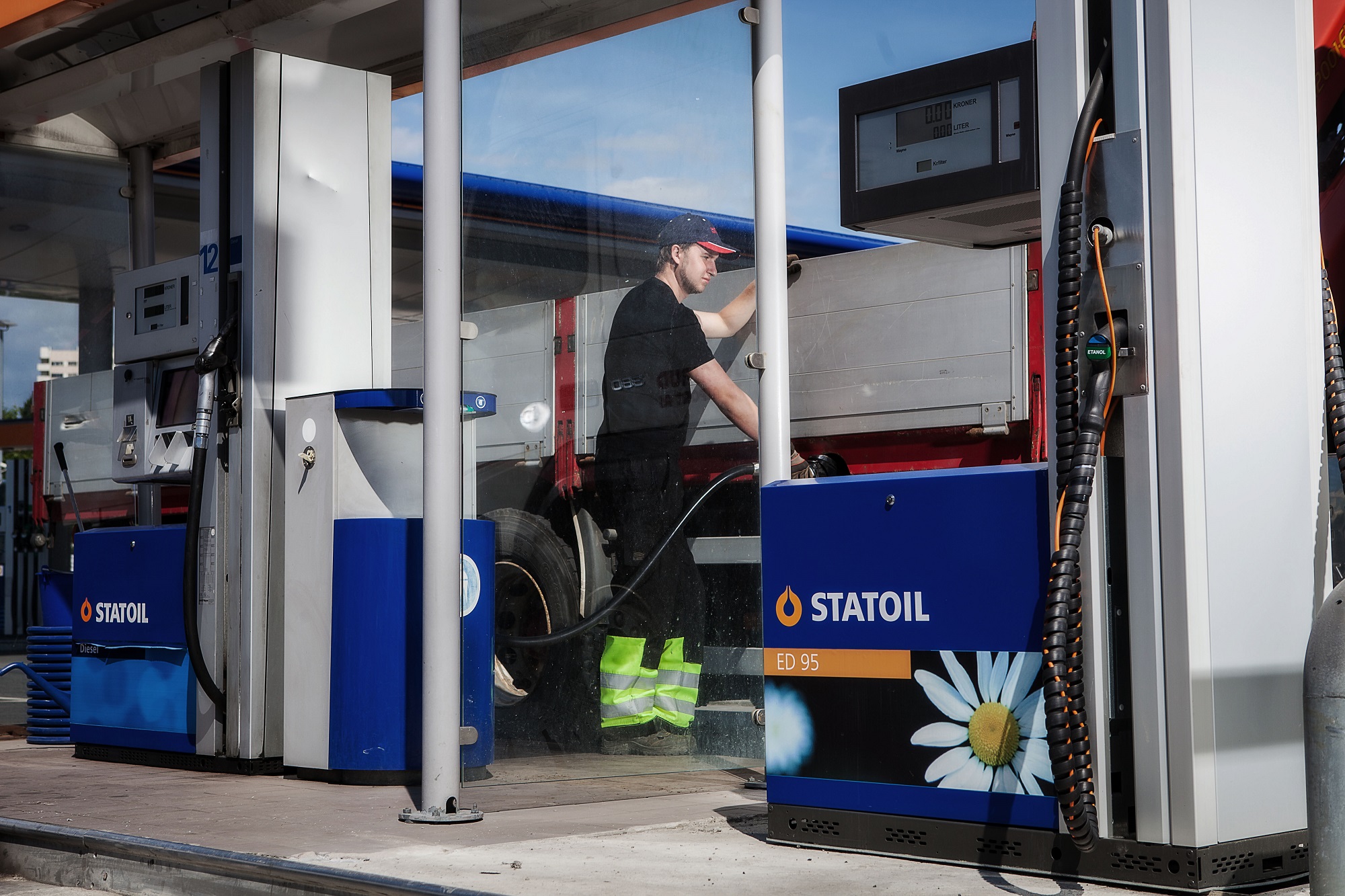 SVs forslag til budsjett vil øke årlige drivstoffutgifter med 60.000 kroner per bil