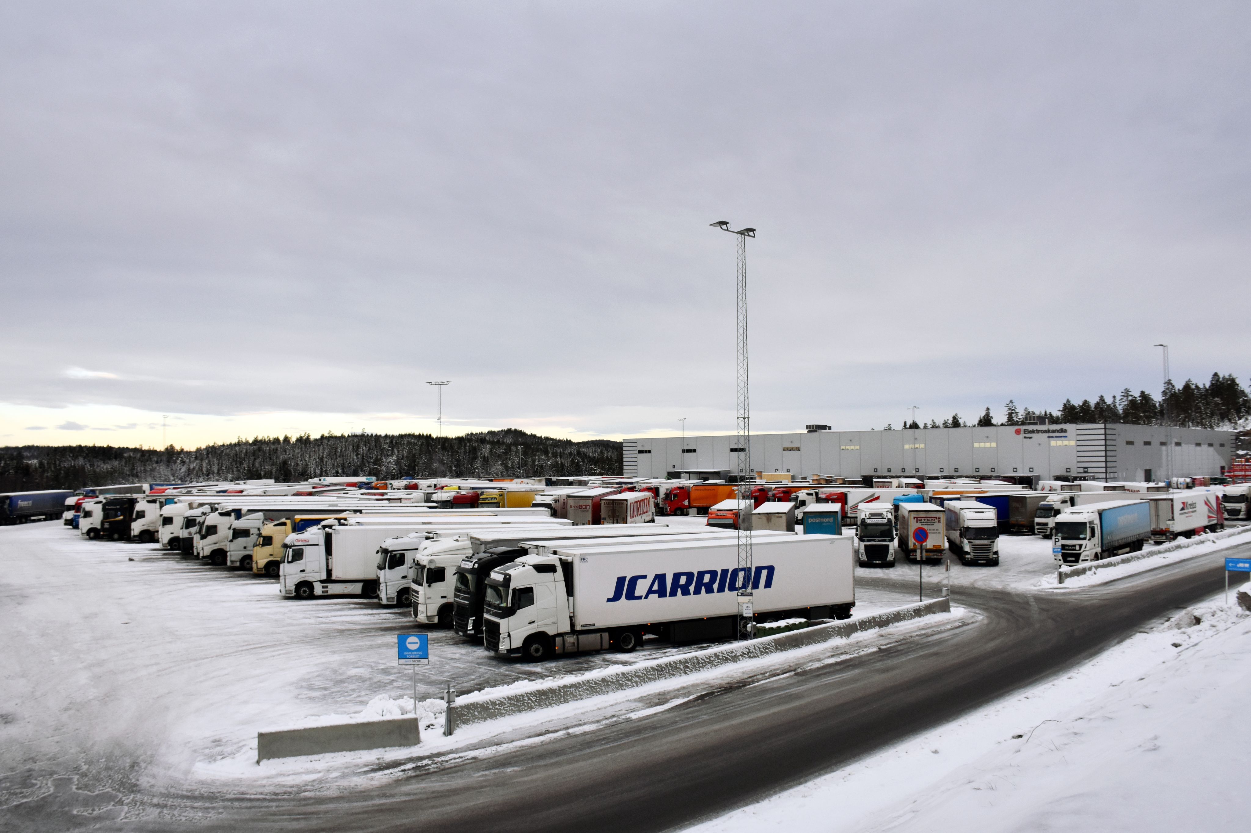 Setter av 3,7 milliarder kroner til lade- og døgnhvileplasser  