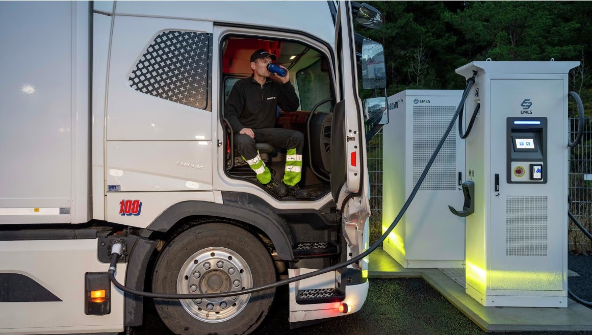 Nå kan tungtransporten lade opp – Enova åpner for nye støtteordninger 