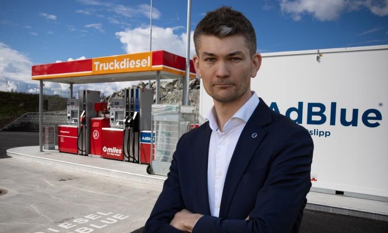 NLFs administrerende direktør Knut Gravråk mener Høyre bør snu. – Når dieselprisen igjen nærmer seg nivået partiet selv omtalte som en krise i april, er det vanskelig å forstå hvorfor avgiftskuttet skal fjernes, mener han. Foto: NLF/Jan Egil Sandstad
