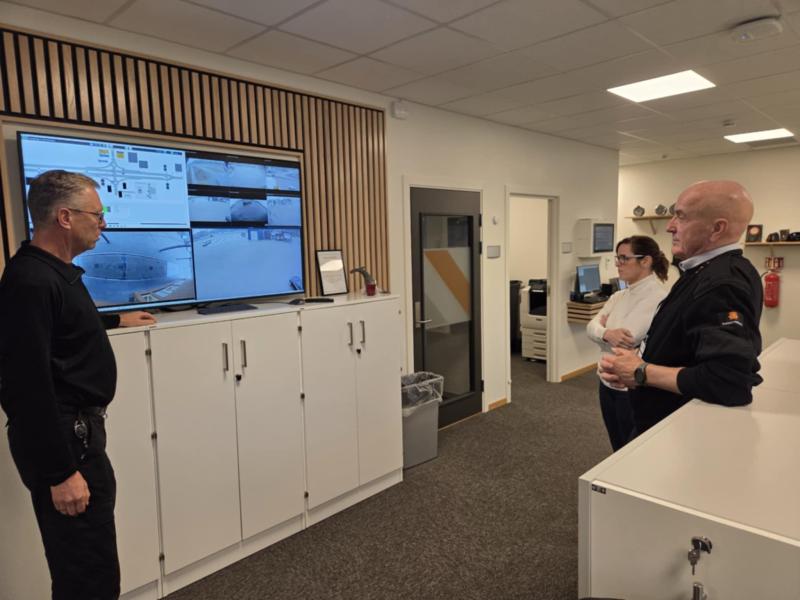 Farrah på møte hos utekontrollen Sør