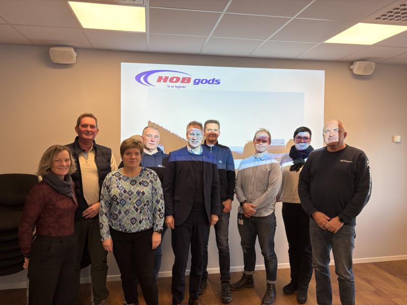 Samferdsel ministeren med flere  besøkte NLF - HOB gods
