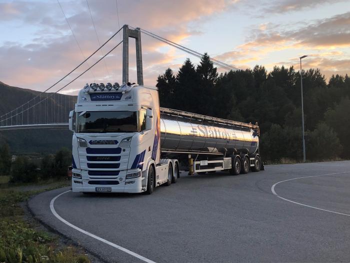 Hans Ivar Slåttøy Transport AS