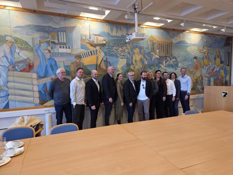 Store deler av Transport og kommunikasjonskomiteen var på reise i Troms ldet av komiteleder Bård Hoksrud fra FRP 