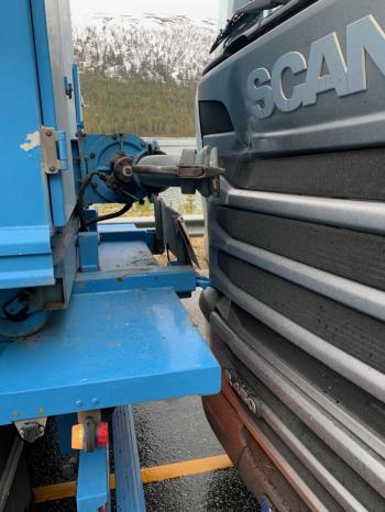 Slik så bilene ut etter at sammenstøtet. Foto: Privat