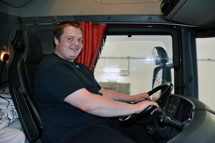 - Livet bak rattet er ikke bare et yrke, men en livsstil, sier Andreas. Foto: Stein Inge Stølen