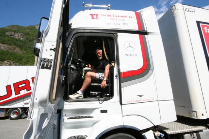 Ei legende var også innom. Sjølvaste Didden måtte prøvesitje. Han er 72 år og framleis på vegen kvar dag.