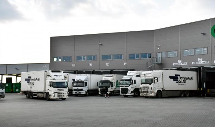 Blomsterfrakt Øst teller nå 22 ansatte fordelt på 16 biler, som driver frakt av blomster over hele Østlandet. Foto: Stein Inge Stølen