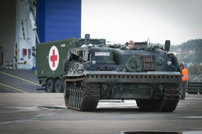 NATO-øvelsen Trident Juncture kompliserer logistikken for transportører over hele landet og gjør det vanskelig å overholde kjøre- og hviletidsreglene. Derfor innvilges det nå dispensasjon fra regelverket frem til 7. desember. Illustrasjonsfoto: Colourbox