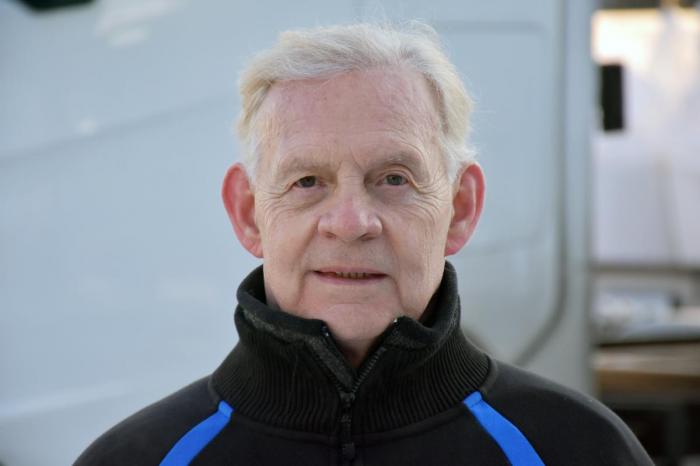 Alder er ingen hindring, så lenge helsa er i orden. Det er hovedbudskapet fra Dan Nordberg til både arbeidsgivere og andre sjåfører. Foto: Stein Inge Stølen
