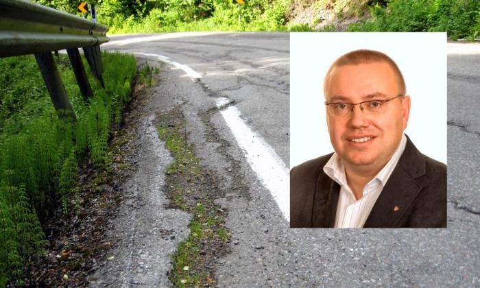 Vestfold og Telemark er et av fylkene som har vært tydeligst på at de ikke har nok midler til å holde fylkesvegene ved like. Her fra fylkesveg 306 mellom Larvik og Undrumsdal. Foto: Arbeiderpartiet / Tore Bendiksen