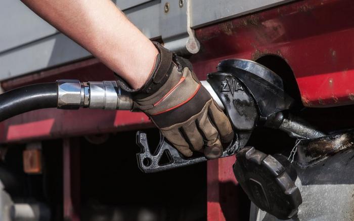 PRISØKNING: En avgiftsøkning på 44 øre ved nyttår har gitt høyere priser på diesel.