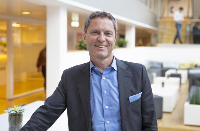 If vil komme ulovlig bruk av mobile enheter under kjøring til livs. Konserndirektør for bedriftsmarked Ivar Martinsen varsler nå endringer i forsikringsvilkårene som gjenspeiler dette. Foto: If