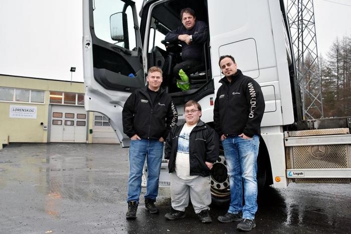 Lørenskog Distribusjon og Lager oppfordrer andre arbeidsgivere til å tørre å satse på ansatte med spesielle behov. Foto: Stein Inge Stølen