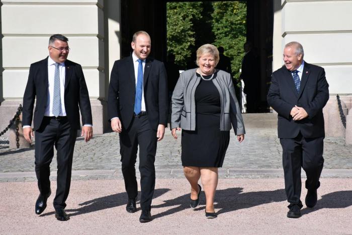 Samferdselsminister Jon Georg Dale sender nå inn et lovforslag som åpner for utvisning av utenlandske sjåfører som bryter vegtrafikkloven. Foto: Stein Inge Stølen