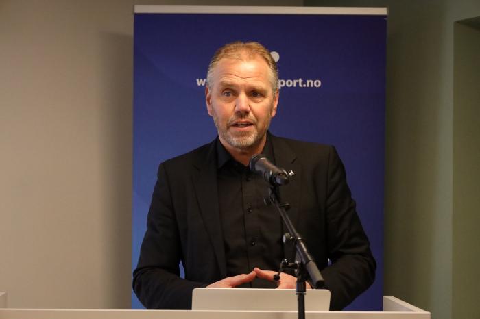 GRUNDIG ORIENTERING: Under representantskapsmøte orienterte markedsdirektør i NLF, Kjell Olafsrud, forsamlingen om hva det vil bety og åpne opp Fair Transport for alle. Foto: Elisabeth Nodland