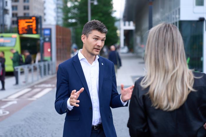 TID FOR POLITISK INITIATIV: – Hvis ikke Vegvesenet vil endre på dagens godkjenningsprosedyre på egen hånd, må politikerne gripe inn før næringen kveles av sitt eget regelverk