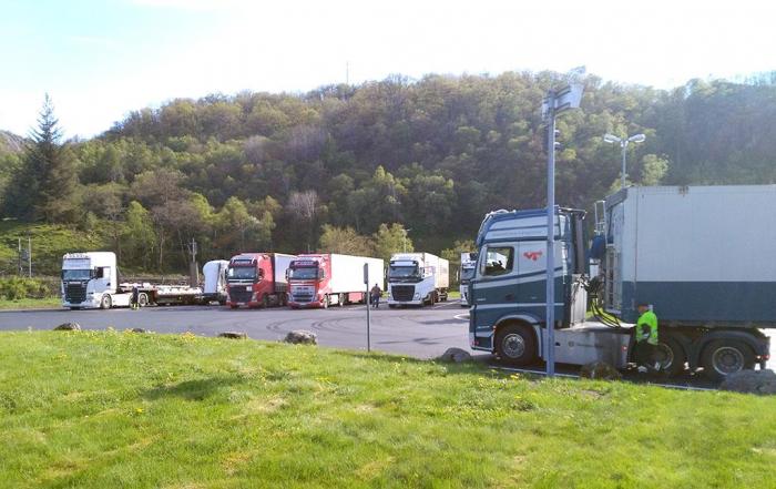 Under denne kontrollen på Krossmoen ble 14% tatt ut til utvidet kontroll. Foto: Statens vegvesen