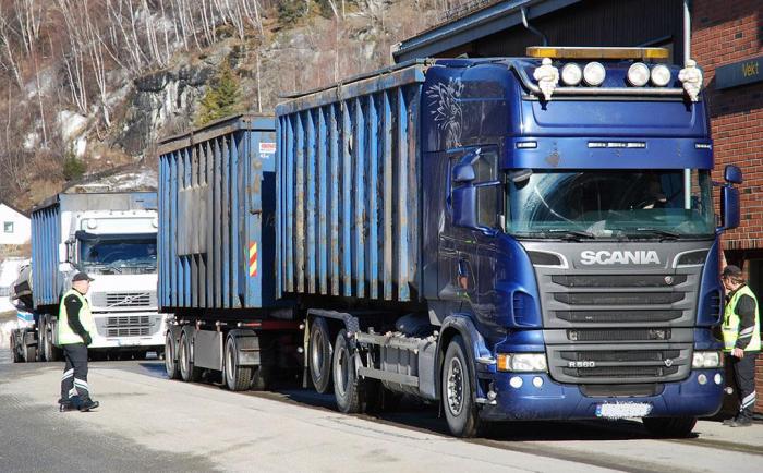 Totalt ble 1500 tunge kjøretøy kontrollert, derav nesten 1200 her på Otta. Foto: Statens vegvesen
