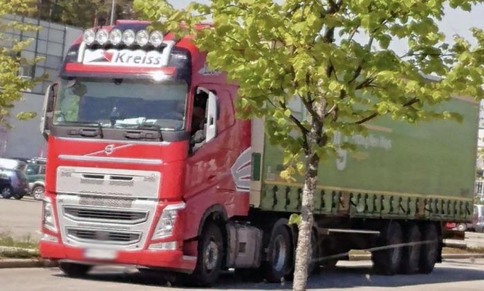 Det er observert Kreiss-biler også med Bring-tralle de siste dagene. Dette bildet er riktignok tatt i mai. Foto gjengitt med tillatelse fra brk.blogg.no.