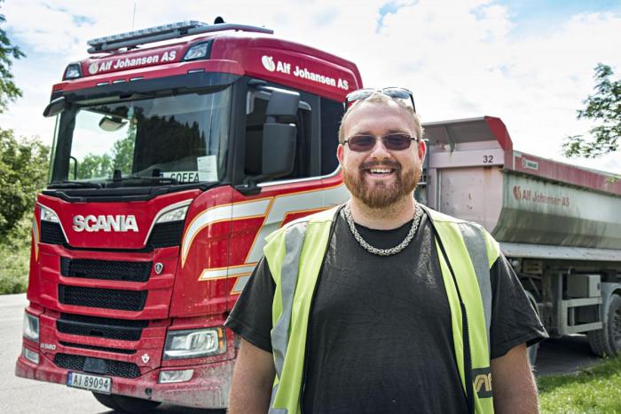 SAVNET IKKE KØENE: Lars Grindalen er en av mange yrkessjåfører NLF har snakket med i sommer som har merket økt trafikk på norske veger. Foto: Jamieson Pothecary