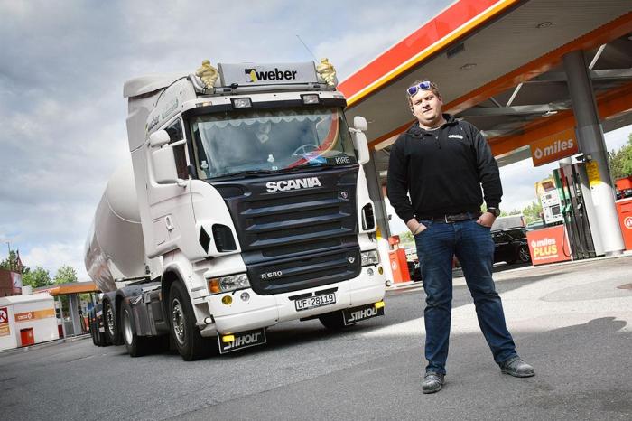 Morgan kjører fast rute mellom Sverige og Oslo for Delmark i en Scania R580. Foto: Stein Inge Stølen