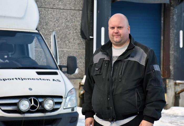 Larsen har lavere driftsmargin nå enn for 20 år siden. Han er usikker på hvor lenge han kan drive en seriøs varebilvirksomhet i dagens marked. Foto: Stein Inge Stølen