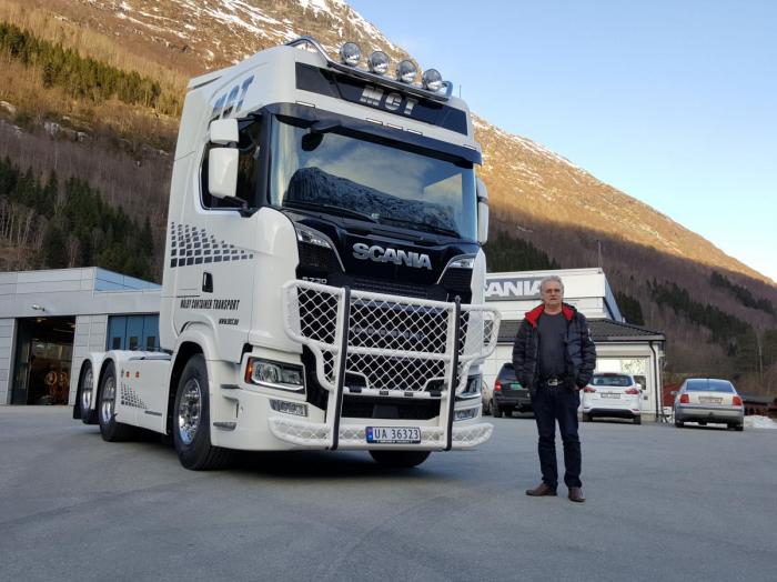 Nr 1 av 2 stk S-730 levert våren 2017