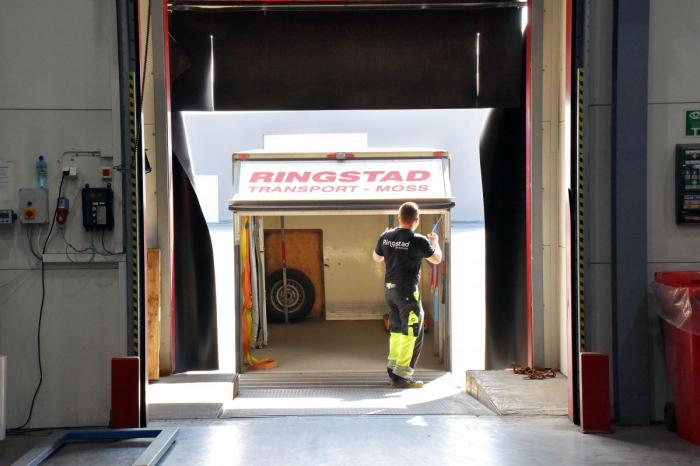 Ringstad Transport er også tilknyttet en rekke budbiler og varetaxier som sikrer hurtig og fleksibel frakt også av mindre gods. Foto: Stein Inge Stølen