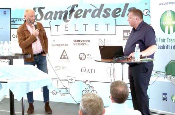 Stein Lier-Hansen, direktør i Norsk Industri, sammen med NLF-direktør Geir A. Mo under lansering av Fair Transport på Arendalsuka. Foto: Skjermdump fra NLFs direktesending