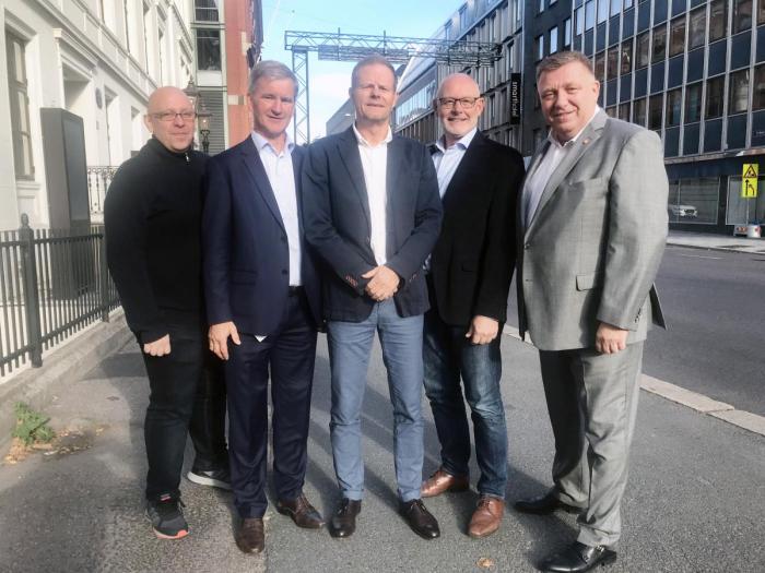 Messearrangørene - fra venstre: Jo Eirik Frøise, prosjektleder for konferansen Transport & Logistikk 2019, Trond Andersen, prosjektleder messe, Norges Varemesse, Are Kjensli, administrerende direktør i NHO Logistikk & Transport, styreleder Hans Otto Vestli, Påbyggergruppen i Norsk Industri og Geir A. Mo, administrerende direktør i Norges Lastebileier-Forbund. Foto: Kjell Olafsrud