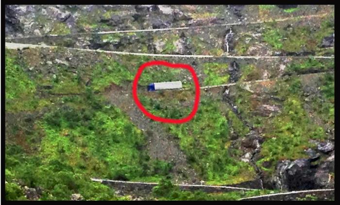 FERSKET: Inspektørene fra Statens vegvesen oppdaget snikingen fra kontrollplassen i bunnen av Trollstigen. Foto: Statens vegvesen