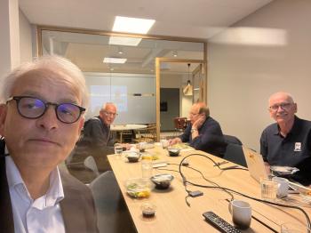 J.Kristian Bjerke, Per E Kristiansen og Erik Graarud lærer av regionsjef Innlandet, Guttorm Tysnes