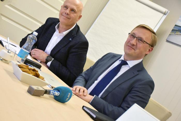 Vladas Stoncius Senior (til venste) har styrt butikken siden starten i 1996. Nå er han ikke lenger Vlantanas direktør, men holder fortsatt i tømmene som hovedaksjonær i de overordnede investeringsgruppene. Den daglige driften er overlatt til Tomas Stonys (til høyre). Foto: Stein Inge Stølen