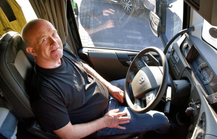 NLF-traileren ble trygt håndtert fra Arendal til Alta, og alle andre steder, av sjåfør Arnfinn Bråthen. Foto: Stein Inge Stølen